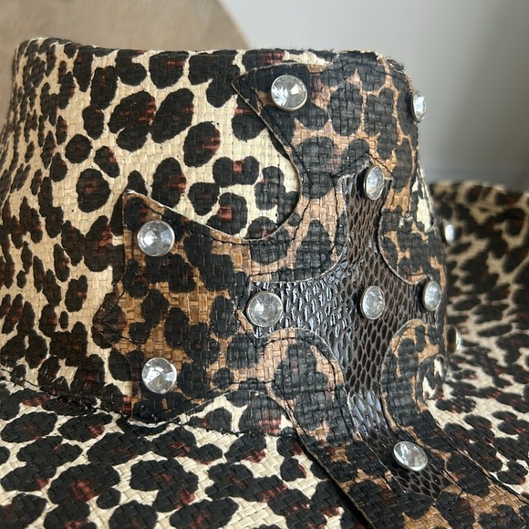 Leopard Print Paper Cowboy Hat with Cross & Crystal Studs Brown Women size M/L - Picture 15 of 16